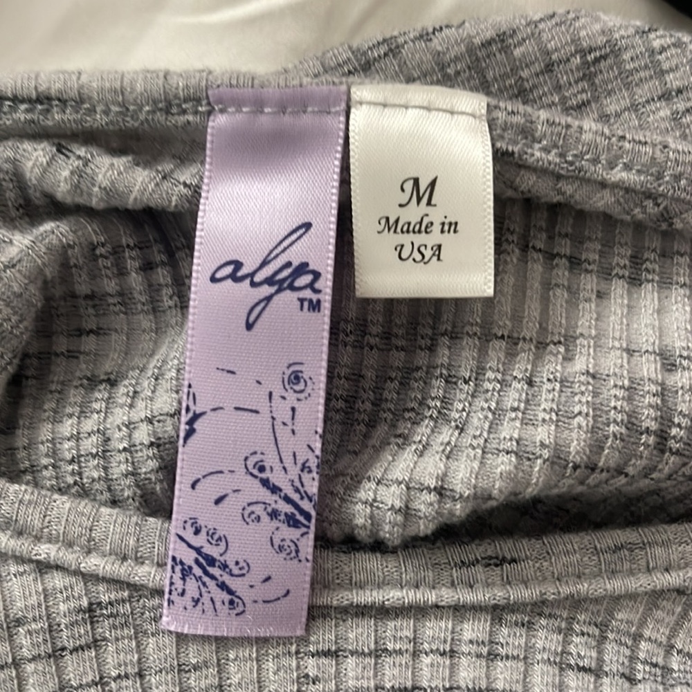Long sleeve grey crop shirt - Picture 3 of 3
